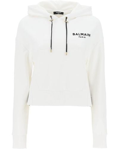 Balmain Cropped Sweatshirt mit flockigem Logo -Druck - Weiß