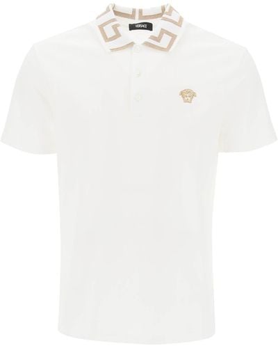 Versace Taylor Fit Polo -Hemd mit Greca -Kragen - Weiß