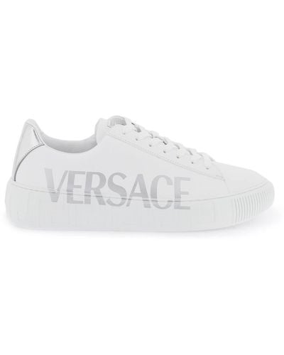 Versace Greca Sneakers Met Logoprint - Wit