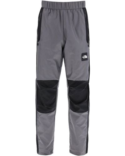 The North Face Die North Face Nylon Ripstop Wind Shell Joggers - Grau