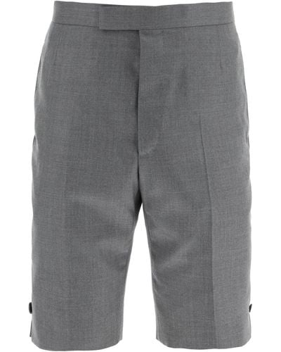 Thom Browne Pantalones cortos de lana de Super 120 con correa trasera - Gris