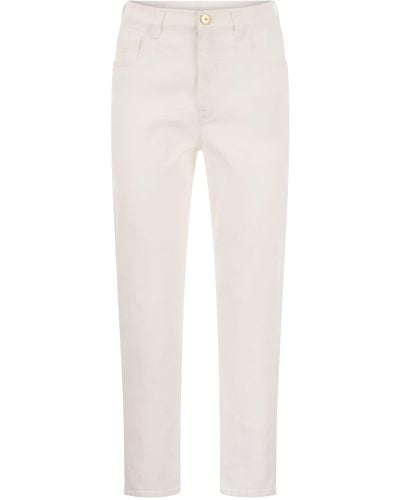 Brunello Cucinelli Pantalones holgados en prenda teñida de mezclilla con pestaña brillante - Blanco