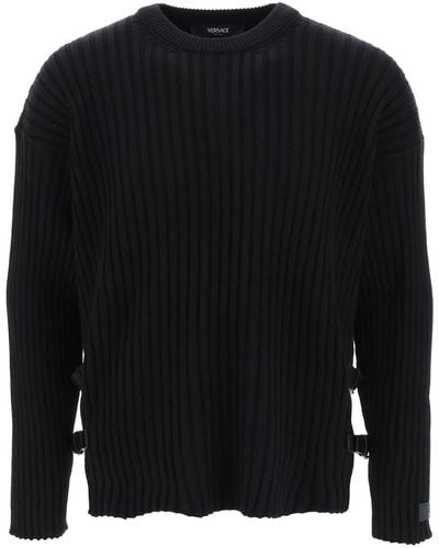 Versace Suéter de punto acanalado con correas de cuero - Negro