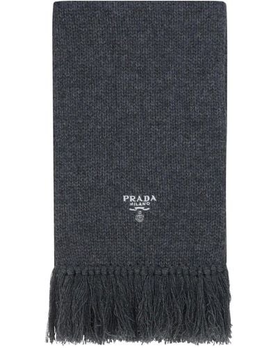 Prada C simple écharpe au logo - Gris