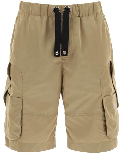 Versace Übergroße Nylon -Cargo -Shorts - Grün