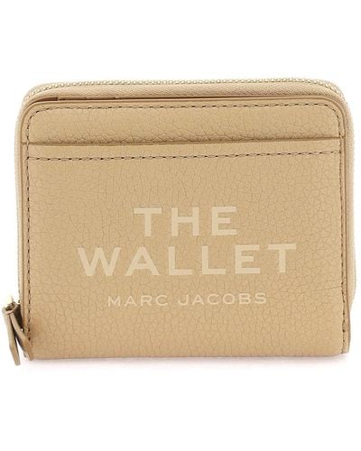 Marc Jacobs Die Leder -Mini -kompakte Brieftasche - Natur