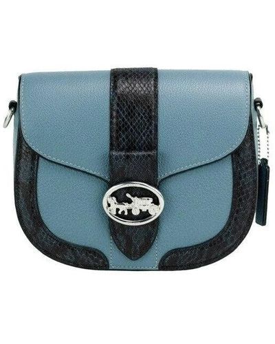 COACH Georgie Saddle Crossbody Handtasche aus gekrispeltem Leder mit Schlangenprägung - Blau