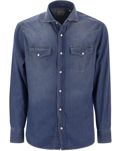 Brunello Cucinelli Easy Fit -Hemd in leichten Jeans mit Pressebergen - Blau