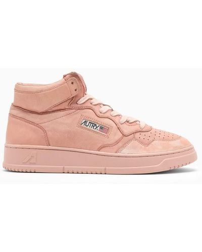 Autry Medalist Mid Sneakers In Peach Suede - Pink