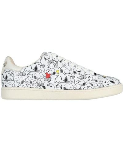 MOA Snoopy Sneakers Unisex - White