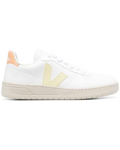 Veja Sneakers for Women | Sale up to 40% off | Lyst