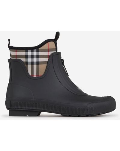 Burberry Chequered Rain Boots - Black