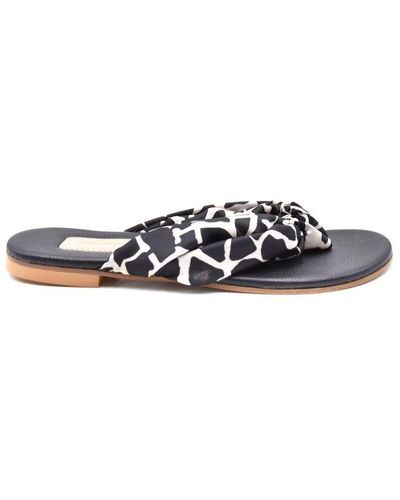 Avec Moderation Flip-Flops - Black