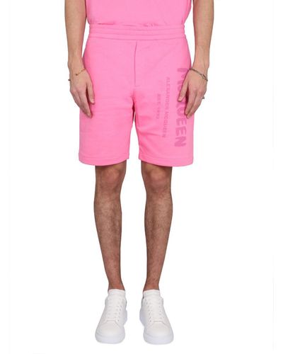 Alexander McQueen Bermuda Shorts With Graffiti Logo Print - Pink