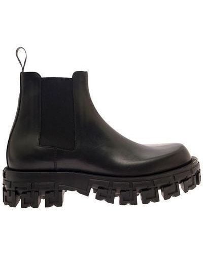Versace Chelsea Boots With Greca Platform In Smooth Leather - Black