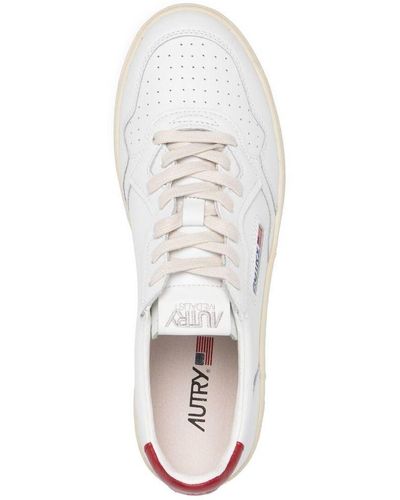 Autry Medalist Low Trainers In White And Red Leather