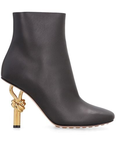 Bottega Veneta Knot Leather Ankle Boots - Gray