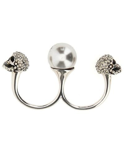 Alexander McQueen Antiqued Double Pearl Skull Ring - Metallic