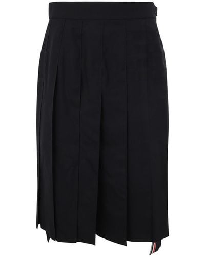 Thom Browne Below Knee Dropped Back Pleated Skirt In Engineered 4 Bar Plain Weave Suiting Clothing - Black