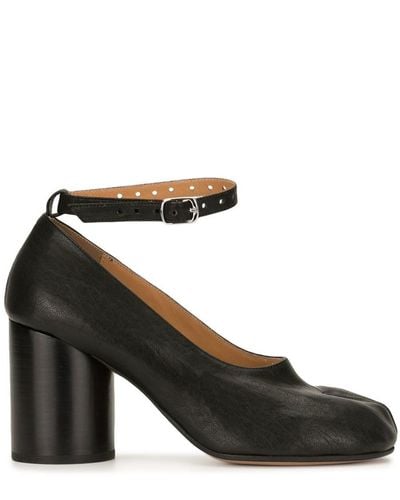Maison Margiela 'tabi' Decolletè With Adjustable Strap And Contrasting Lining In Leather - Black