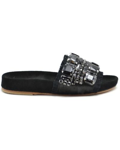 Chanel Flats and flat shoes for Women, Online Sale up to 33% off