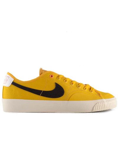 Nike Sb Blazer Court X Daan Van Der Linden Trainers - Yellow