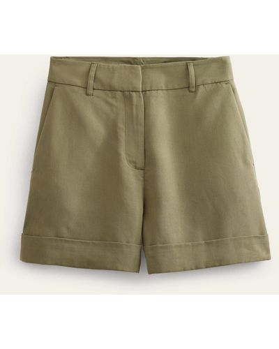 Boden Lässige shorts mit aufschlag - Grün