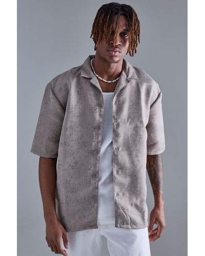 BoohooMAN Tall Short Sleeve Textured Drop Revere Shirt In Stone - Grau