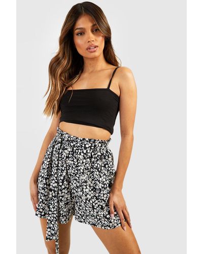 Boohoo Ditsy Floral Belted Flowy Shorts - Black