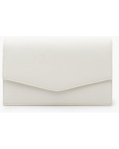 Boohoo Grainy Pu Envelope Clutch Bag And Chain - White