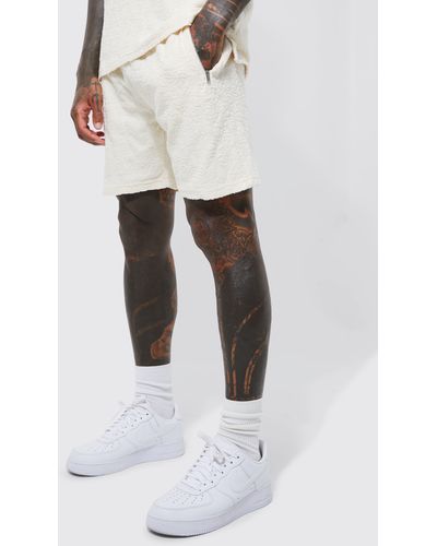 BoohooMAN Loose Embossed Pattern Shorts - White