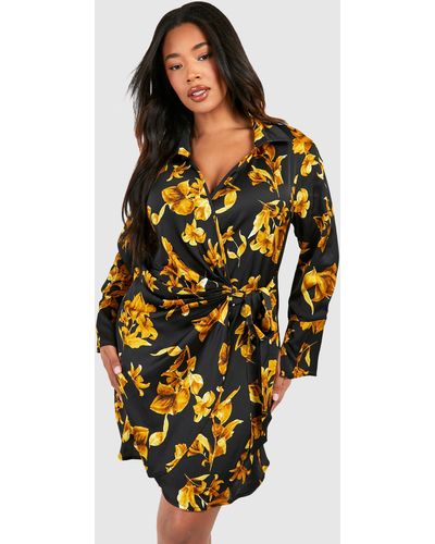 Boohoo Plus Satin Floral Print Drape Wrap Shirt Dress - Negro