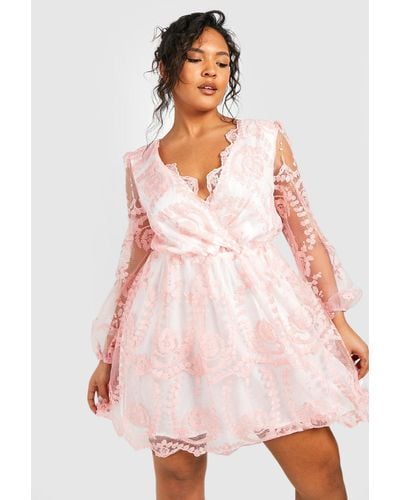 Boohoo Plus Lace Plunge Skater Dress - Pink