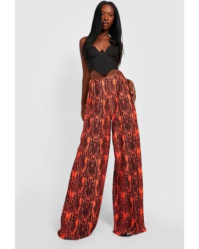 Boohoo Snake Plisse Extreme Wide Full Length Pants - Red