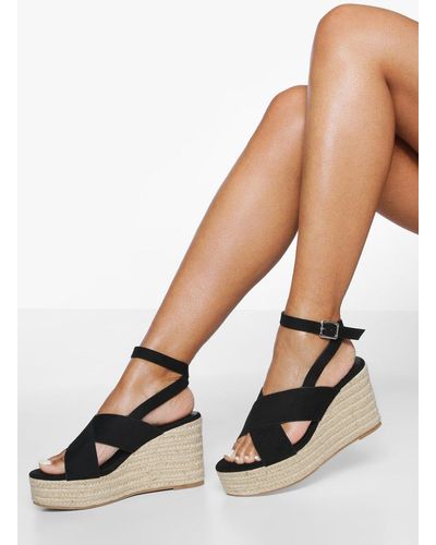 Boohoo Wide Width Crossover Wedge - White