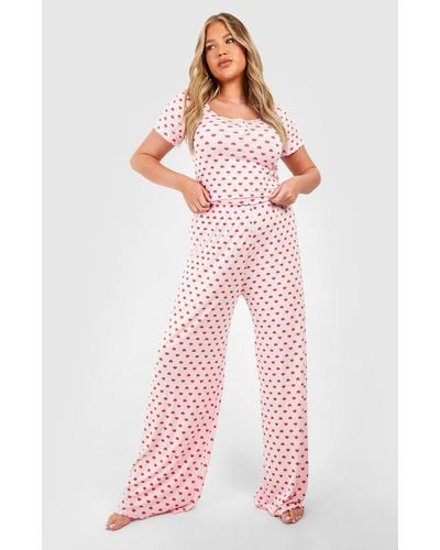 Boohoo Pijama Plus De Pantalón Largo Y Top De Tela Jersey Con Estampado De Corazones - Rojo