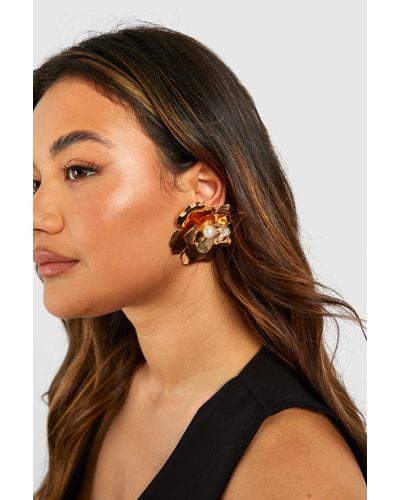 Boohoo Oversized Pearl Detail Flower Earrings - Negro
