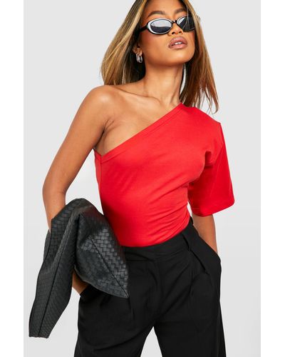 Boohoo One Shoulder T-shirt With Shoulder Pads - Red