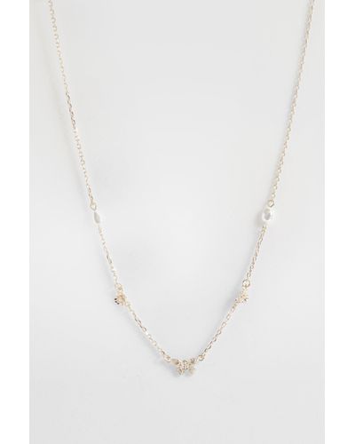Boohoo Scattered Butterfly & Pearl Necklace - Blanco