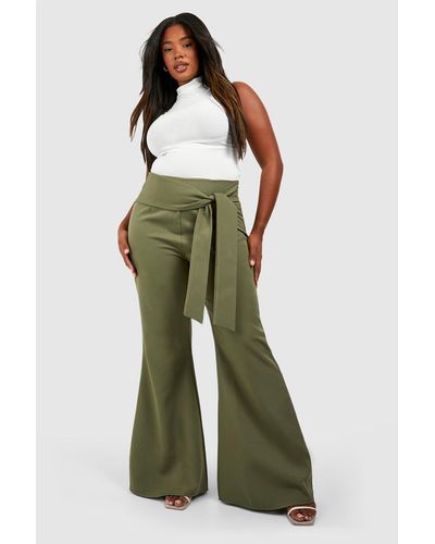Boohoo Plus Woven Wrap Front Flare Pants - Green