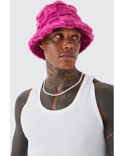 BoohooMAN Flauschiger Anglerhut mit Schachbrett-Print - Pink