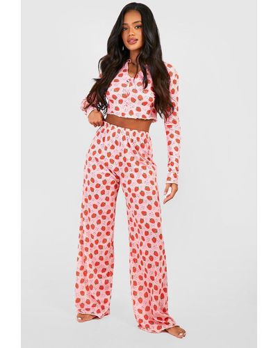 Boohoo Pijama De San Valentín Con Botones Y Estampado De Fresas - Rojo