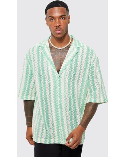 BoohooMAN Camisa De Manga Corta Y Abertura En Zigzag Con Solapas - Verde