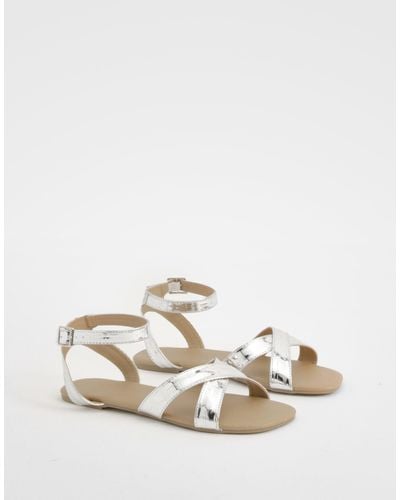 Boohoo Crossover Basic Flat Sandals - Blanco