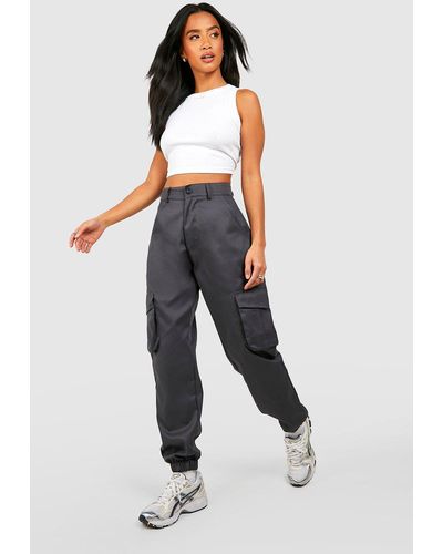 Boohoo Pantalón Deportivo Petite Cargo De Sarga Y Tiro Alto - Gris