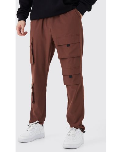 BoohooMAN Tall Slim-Fit Cargo Stretch-Hose mit Taschen - Rot