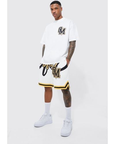 BoohooMAN Oversize Ofcl Basketball T-Shirt und Shorts - Weiß