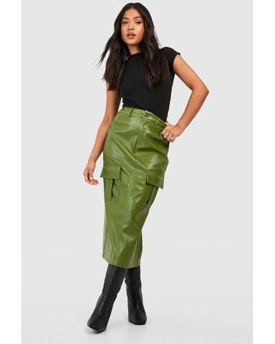 Boohoo Petite Leather Look Cargo Midaxi Skirt - Green