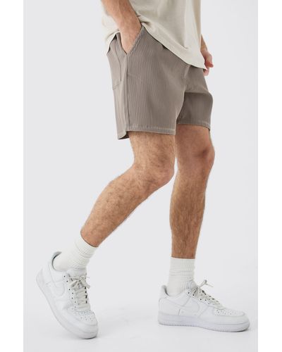 BoohooMAN Pleated Drawcord Shorts - White