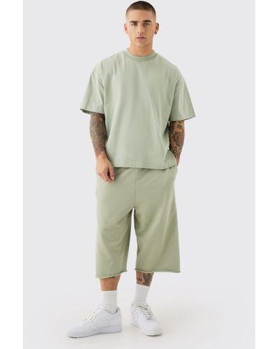 BoohooMAN Oversized Extended Neck Boxy Heavyweight Tshirt & Shorts Set - Green